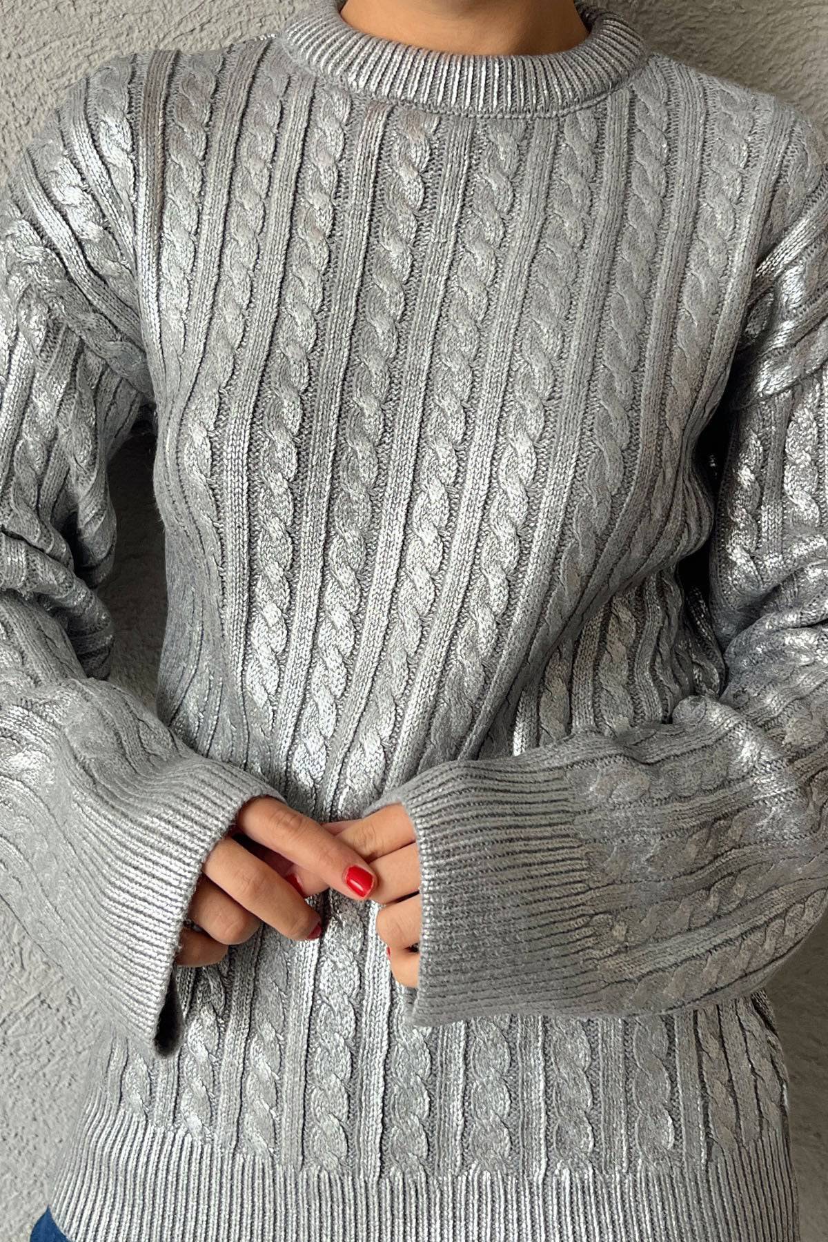 Leaf Braided Gray Sweater - Silver