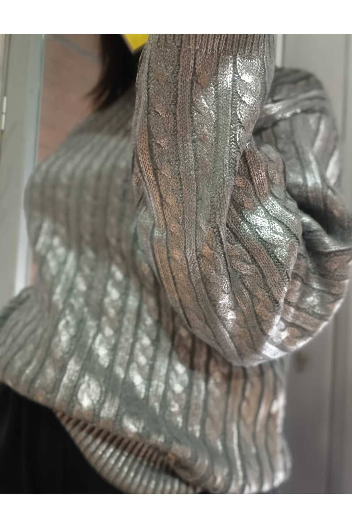 Leaf Braided Gray Sweater - Silver